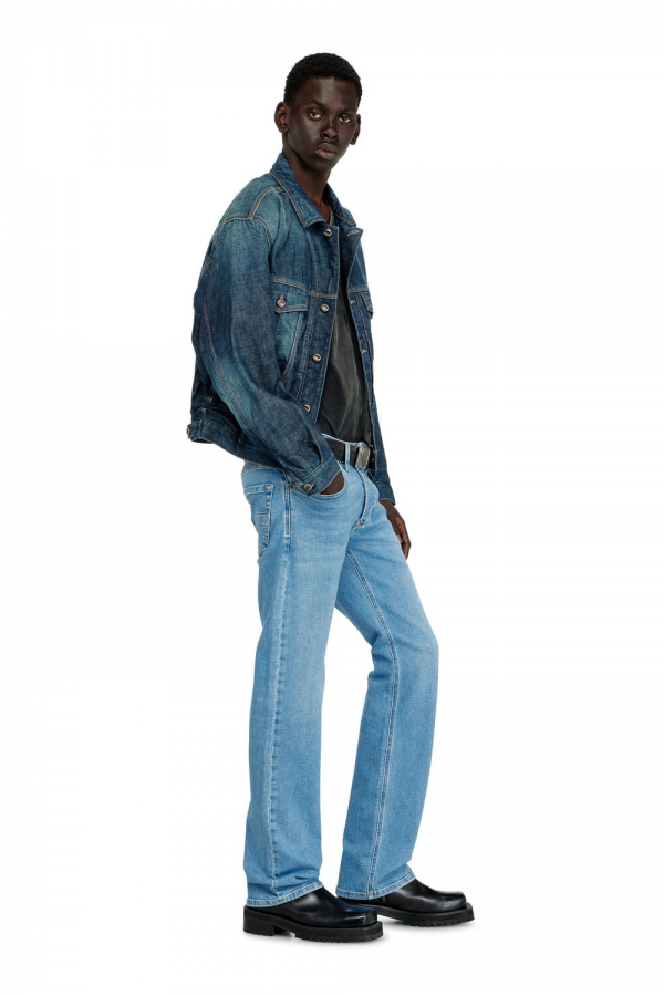 Afbeelding van LARKEE 0HBDJ Heren Denim Regular - Bootcut - DIESEL